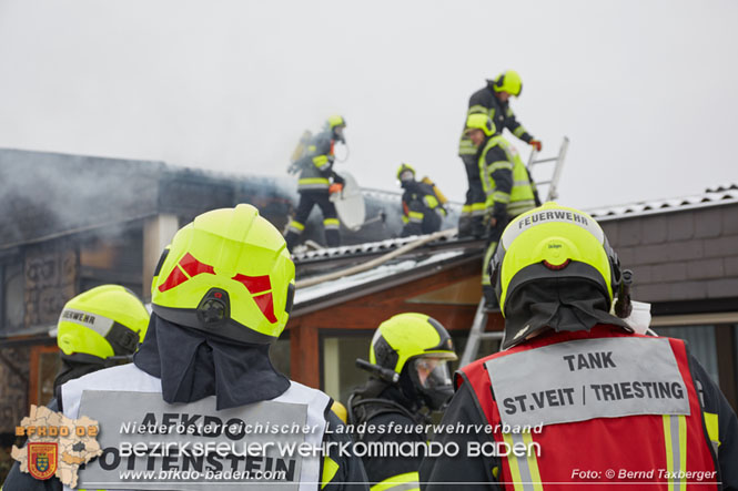 20220124 Wohnhausbrand in Berndorf - 3 Feuerwehren standen im Lscheinsatz   Foto:  Bernd Taxberger BFK Baden
