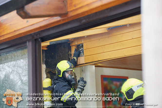 20220124 Wohnhausbrand in Berndorf - 3 Feuerwehren standen im Lscheinsatz   Foto:  Bernd Taxberger BFK Baden