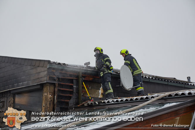 20220124 Wohnhausbrand in Berndorf - 3 Feuerwehren standen im Lscheinsatz   Foto:  Bernd Taxberger BFK Baden