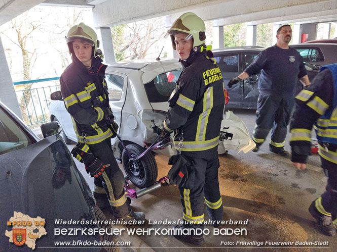20220317 Auto Billard im Parkdeck R&ouml;mertherme Baden  Foto: Freiwillige Feuerwehr Baden-Stadt