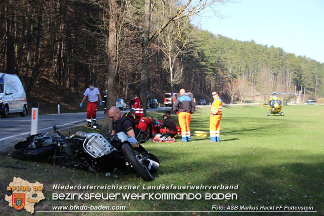 20220412 Motorrad gegen Pkw auf der L138 Pottenstein - Grabenweg  Foto: ASB Markus Hackl