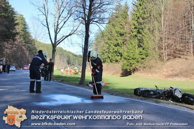 20220412 Motorrad gegen Pkw auf der L138 Pottenstein - Grabenweg Foto: ASB Markus Hackl 20220412 Motorrad gegen Pkw auf der L138 Pottenstein - Grabenweg Foto: ASB Markus Hackl