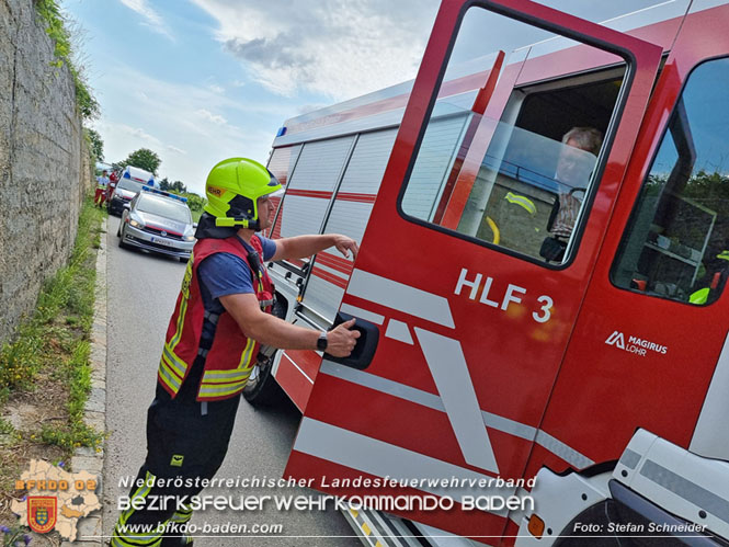 20220617 Bergung Kleintransporter aus Wasserleitungs-Unterführung Pfaffstätten-Einöde Foto: Stefan Schneider 20220617 Bergung Kleintransporter aus Wasserleitungs-Unterführung Pfaffstätten-Einöde Foto: Stefan Schneider