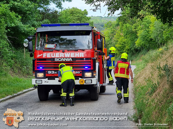 20220617 Bergung Kleintransporter aus Wasserleitungs-Unterführung Pfaffstätten-Einöde Foto: Stefan Schneider 20220617 Bergung Kleintransporter aus Wasserleitungs-Unterführung Pfaffstätten-Einöde Foto: Stefan Schneider