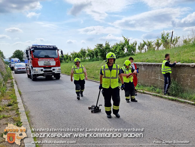 20220617 Bergung Kleintransporter aus Wasserleitungs-Unterfhrung Pfaffsttten-Einde   Foto: Stefan Schneider