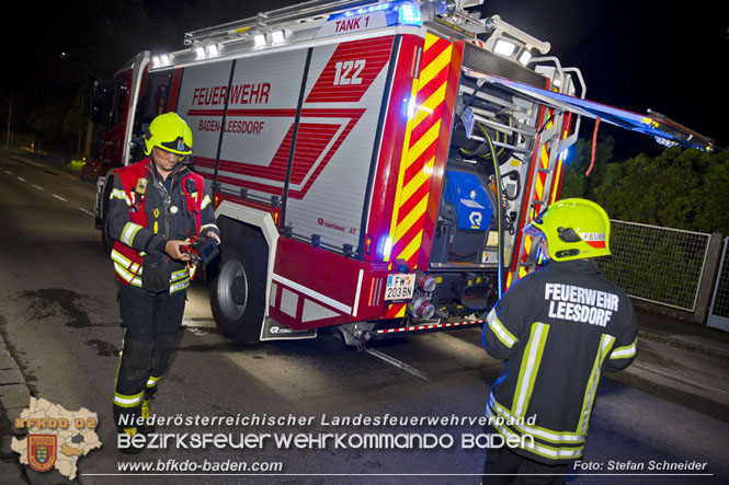 20220623 Nchtlicher Fahrzeugbrand in Baden Ortsteil Leesdorf  Foto: Stefan Schneider