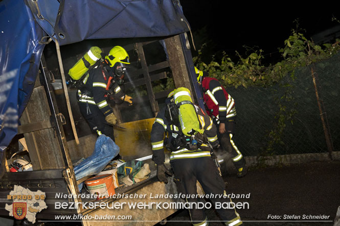 20220623 Nchtlicher Fahrzeugbrand in Baden Ortsteil Leesdorf  Foto: Stefan Schneider