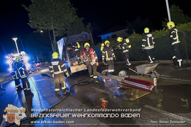 20220623 Nchtlicher Fahrzeugbrand in Baden Ortsteil Leesdorf  Foto: Stefan Schneider