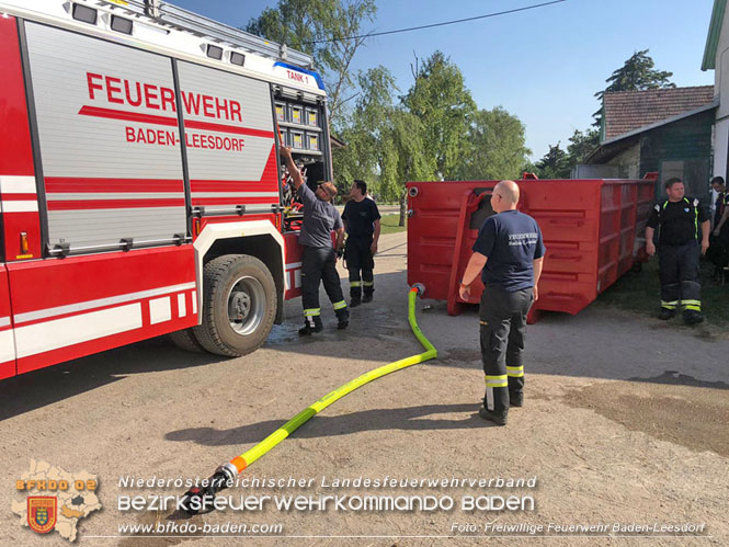 20220627 Feuerwehr versorgt zwei Reitstlle und ein Biomasseheizkraftwerk nach Wasserrohrbruch  Foto: Freiwillige Feuerwehr Baden-Leesdorf