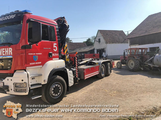 20220627 Feuerwehr versorgt zwei Reitstlle und ein Biomasseheizkraftwerk nach Wasserrohrbruch  Foto: Freiwillige Feuerwehr Baden-Leesdorf