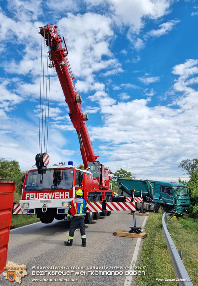 20220712 Folgenschwerer Verkehrsunfall auf der L157 Umfahrung Oeynhausen  Foto: Stefan Schneider