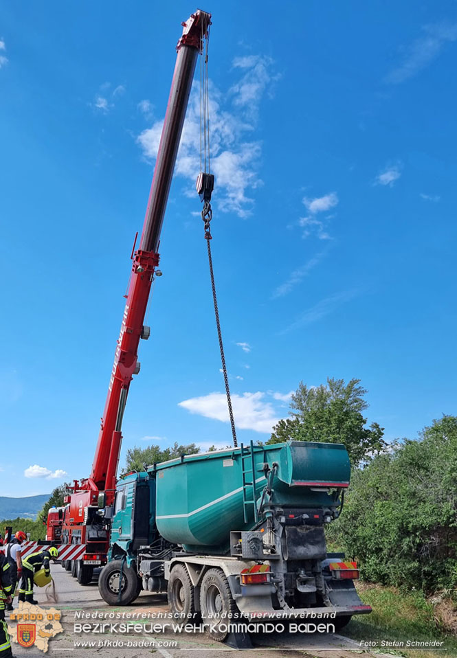 20220712 Folgenschwerer Verkehrsunfall auf der L157 Umfahrung Oeynhausen  Foto: Stefan Schneider