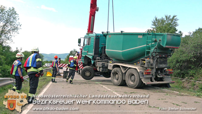 20220712 Folgenschwerer Verkehrsunfall auf der L157 Umfahrung Oeynhausen  Foto: Stefan Schneider