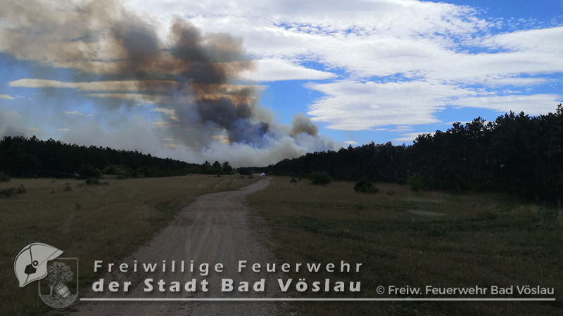20220713 Großbrand auf Militärgelände in Großmittel  Foto: Freiwillige Feuerwehr Stadt Bad Vöslau