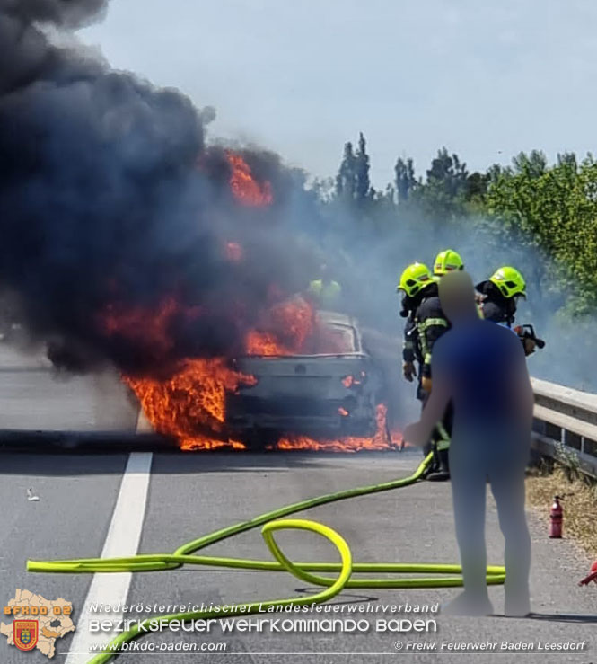 20220716 Fahrzeugbrand auf der A2 bei Leobersdorf   Foto: Freiwillige Feuerwehr Baden-Leesdorf