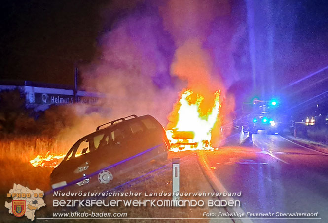 20220723 Fahrzeug fing bei Abschleppversuch Feuer  Foto: Freiwillige Feuerwehr Oberwaltersdorf