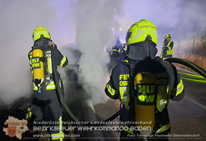 20220723 Fahrzeug fing bei Abschleppversuch Feuer  Foto: Freiwillige Feuerwehr Oberwaltersdorf