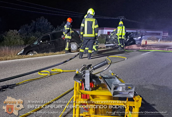 20220723 Fahrzeug fing bei Abschleppversuch Feuer  Foto: Freiwillige Feuerwehr Oberwaltersdorf