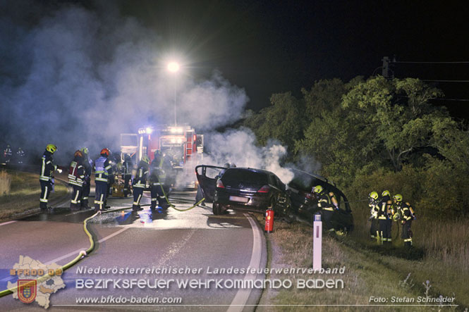 20220723 Fahrzeug fing bei Abschleppversuch Feuer  Foto: Stefan Schneider BFKDO Baden