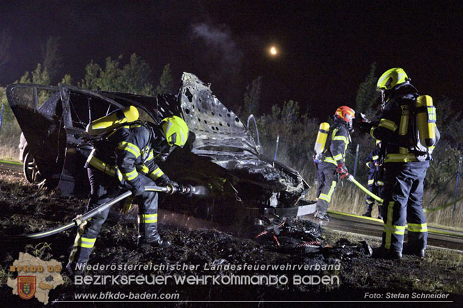 20220723 Fahrzeug fing bei Abschleppversuch Feuer  Foto: Stefan Schneider BFKDO Baden