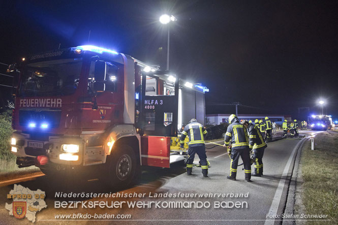 20220723 Fahrzeug fing bei Abschleppversuch Feuer  Foto: Stefan Schneider BFKDO Baden