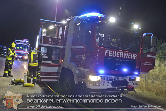 20220723 Fahrzeug fing bei Abschleppversuch Feuer  Foto: Stefan Schneider BFKDO Baden