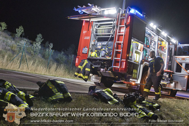 20220723 Fahrzeug fing bei Abschleppversuch Feuer  Foto: Stefan Schneider BFKDO Baden