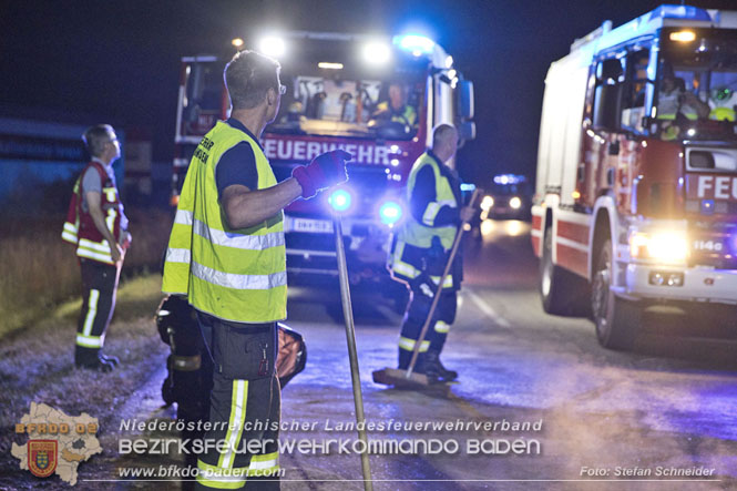 20220723 Fahrzeug fing bei Abschleppversuch Feuer  Foto: Stefan Schneider BFKDO Baden