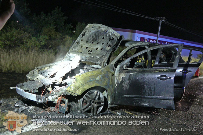 20220723 Fahrzeug fing bei Abschleppversuch Feuer  Foto: Stefan Schneider BFKDO Baden