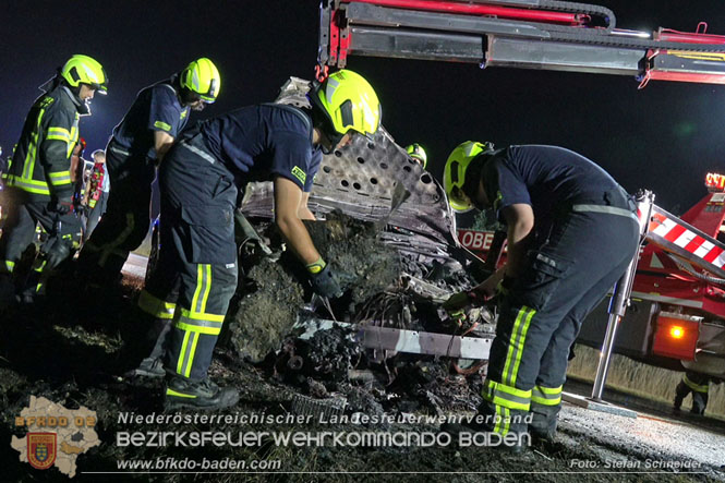 20220723 Fahrzeug fing bei Abschleppversuch Feuer  Foto: Stefan Schneider BFKDO Baden