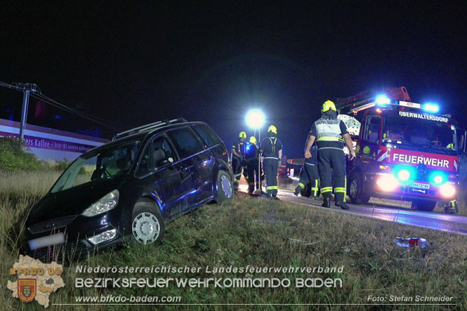 20220723 Fahrzeug fing bei Abschleppversuch Feuer  Foto: Stefan Schneider BFKDO Baden