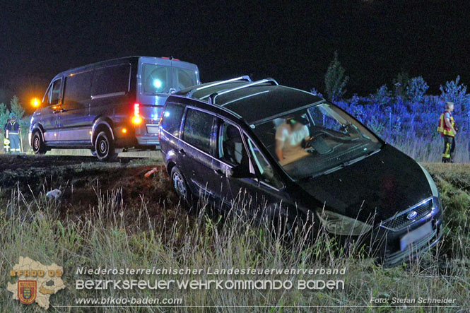 20220723 Fahrzeug fing bei Abschleppversuch Feuer  Foto: Stefan Schneider BFKDO Baden