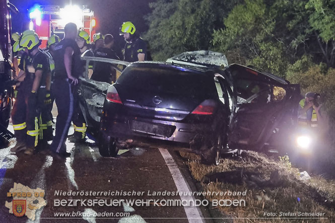 20220723 Fahrzeug fing bei Abschleppversuch Feuer  Foto: Stefan Schneider BFKDO Baden