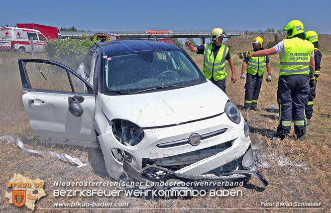 20220725 Spektakulrer Verkehrsunfall auf der A2 Sdautobahn im Gemeindegebiet Traiskirchen  Foto: Stefan Schneider BFKDO BADEN