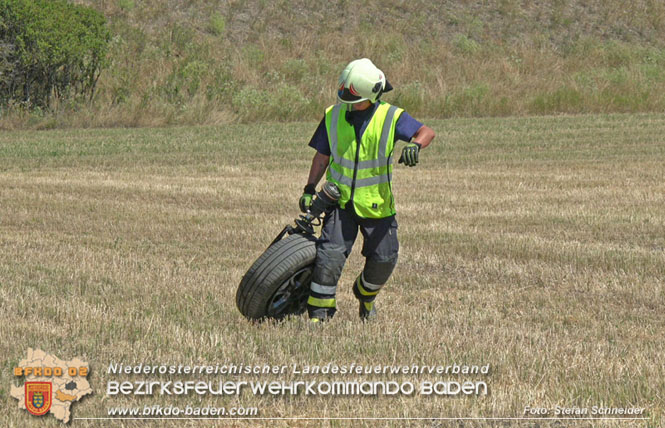 20220725 Spektakulrer Verkehrsunfall auf der A2 Sdautobahn im Gemeindegebiet Traiskirchen  Foto: Stefan Schneider BFKDO BADEN