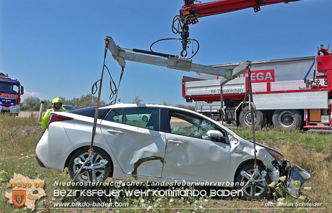 20220725 Spektakulrer Verkehrsunfall auf der A2 Sdautobahn im Gemeindegebiet Traiskirchen  Foto: Stefan Schneider BFKDO BADEN