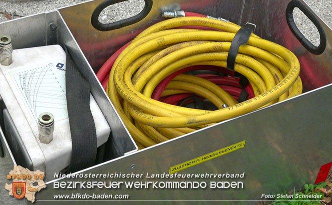 20220802 20220802 Schadstoffeinsatz wegen Gebrechen an Heizöl-Tank in Baden Ortsteil Leesdorf Foto: Stefan Schneider BFK BADEN 20220802 20220802 Schadstoffeinsatz wegen Gebrechen an Heizöl-Tank in Baden Ortsteil Leesdorf Foto: Stefan Schneider BFK BADEN