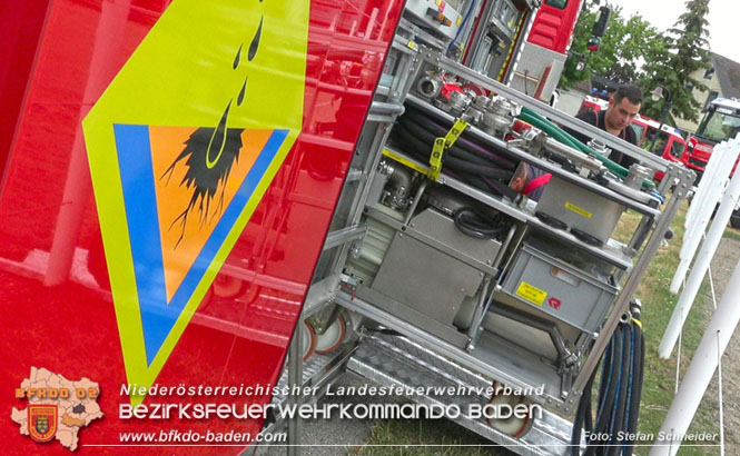20220802 20220802 Schadstoffeinsatz wegen Gebrechen an Heizöl-Tank in Baden Ortsteil Leesdorf Foto: Stefan Schneider BFK BADEN 20220802 20220802 Schadstoffeinsatz wegen Gebrechen an Heizöl-Tank in Baden Ortsteil Leesdorf Foto: Stefan Schneider BFK BADEN