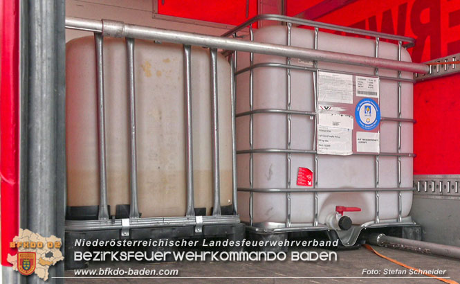 20220802 20220802 Schadstoffeinsatz wegen Gebrechen an Heizöl-Tank in Baden Ortsteil Leesdorf Foto: Stefan Schneider BFK BADEN 20220802 20220802 Schadstoffeinsatz wegen Gebrechen an Heizöl-Tank in Baden Ortsteil Leesdorf Foto: Stefan Schneider BFK BADEN