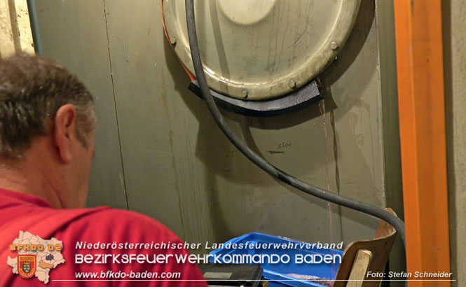 20220802 20220802 Schadstoffeinsatz wegen Gebrechen an Heizöl-Tank in Baden Ortsteil Leesdorf Foto: Stefan Schneider BFK BADEN 20220802 20220802 Schadstoffeinsatz wegen Gebrechen an Heizöl-Tank in Baden Ortsteil Leesdorf Foto: Stefan Schneider BFK BADEN
