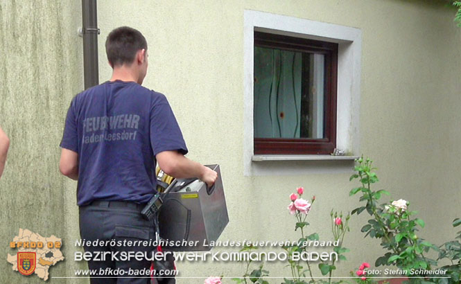 20220802 20220802 Schadstoffeinsatz wegen Gebrechen an Heizl-Tank in Baden Ortsteil Leesdorf  Foto: Stefan Schneider BFK BADEN