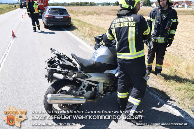 20220804 Schwerer Unfall mit Motorrad auf der LB60 bei Reisenberg Foto: Thomas Lenger Monatsrevue.at 20220804 Schwerer Unfall mit Motorrad auf der LB60 bei Reisenberg Foto: Thomas Lenger Monatsrevue.at