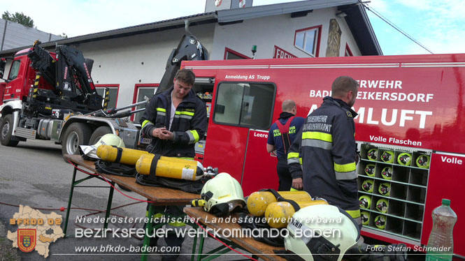 20220812 Großbrand mitten im Ortszentrum von Klausen-Leopoldsdorf Foto: Stefan Schneider BFKDO BADEN 20220812 Großbrand mitten im Ortszentrum von Klausen-Leopoldsdorf Foto: Stefan Schneider BFKDO BADEN