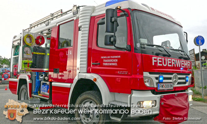 20220821 Fahrzeugbrand in Tribuswinkel  Foto: Stefan Schneider BFKDO BADEN