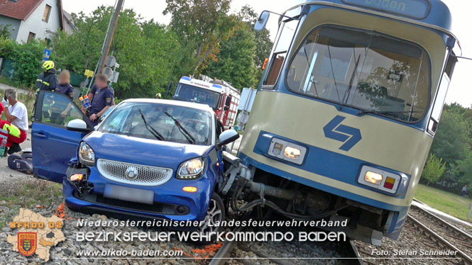 20220829 Unfall bei WLB-Bahnübergang in Pfaffstätten Foto: Stefan Schneider BFKDO BADEN 20220829 Unfall bei WLB-Bahnübergang in Pfaffstätten Foto: Stefan Schneider BFKDO BADEN