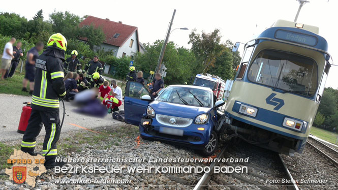 20220829 Unfall bei WLB-Bahnübergang in Pfaffstätten Foto: Stefan Schneider BFKDO BADEN 20220829 Unfall bei WLB-Bahnübergang in Pfaffstätten Foto: Stefan Schneider BFKDO BADEN