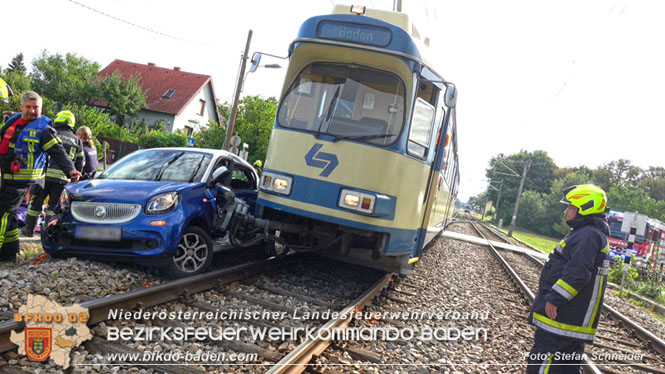 20220829 Unfall bei WLB-Bahnbergang in Pfaffsttten  Foto: Stefan Schneider BFKDO BADEN