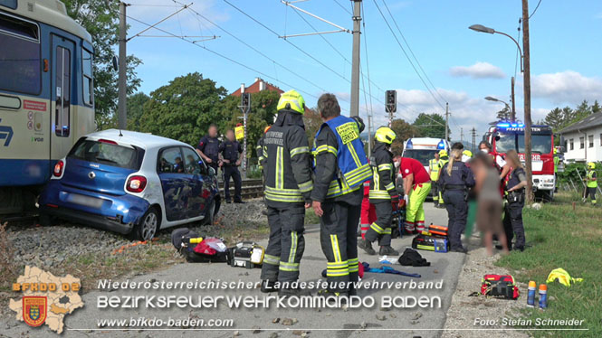 20220829 Unfall bei WLB-Bahnbergang in Pfaffsttten  Foto: Stefan Schneider BFKDO BADEN