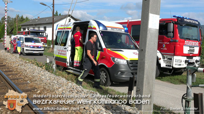 20220829 Unfall bei WLB-Bahnübergang in Pfaffstätten Foto: Stefan Schneider BFKDO BADEN 20220829 Unfall bei WLB-Bahnübergang in Pfaffstätten Foto: Stefan Schneider BFKDO BADEN