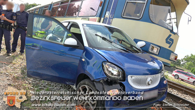 20220829 Unfall bei WLB-Bahnübergang in Pfaffstätten Foto: Stefan Schneider BFKDO BADEN 20220829 Unfall bei WLB-Bahnübergang in Pfaffstätten Foto: Stefan Schneider BFKDO BADEN